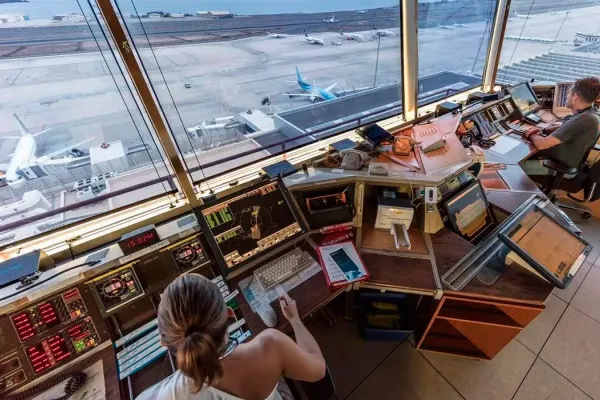 CONTROLADOR AEREO