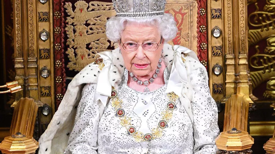 reina Isabel II