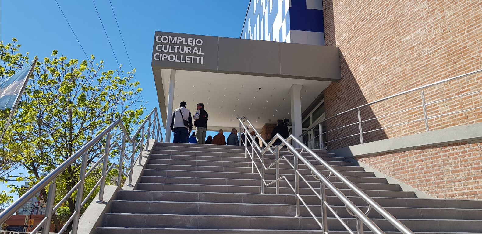 Complejo Cultural Cipolletti 1