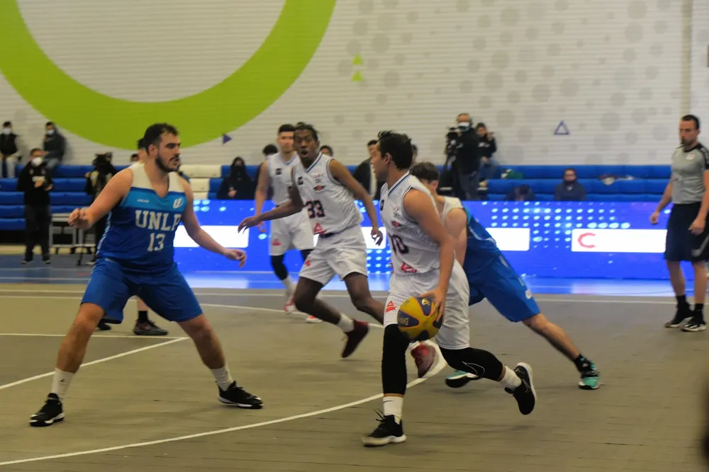 fisu1