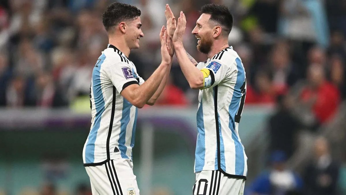 messi julian alvarez