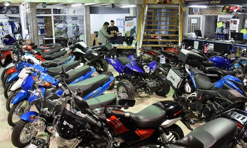 Motos
