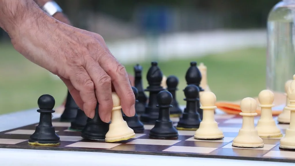 DEPORTE Y ACTIVIDAD FÍSICA AJEDREZ