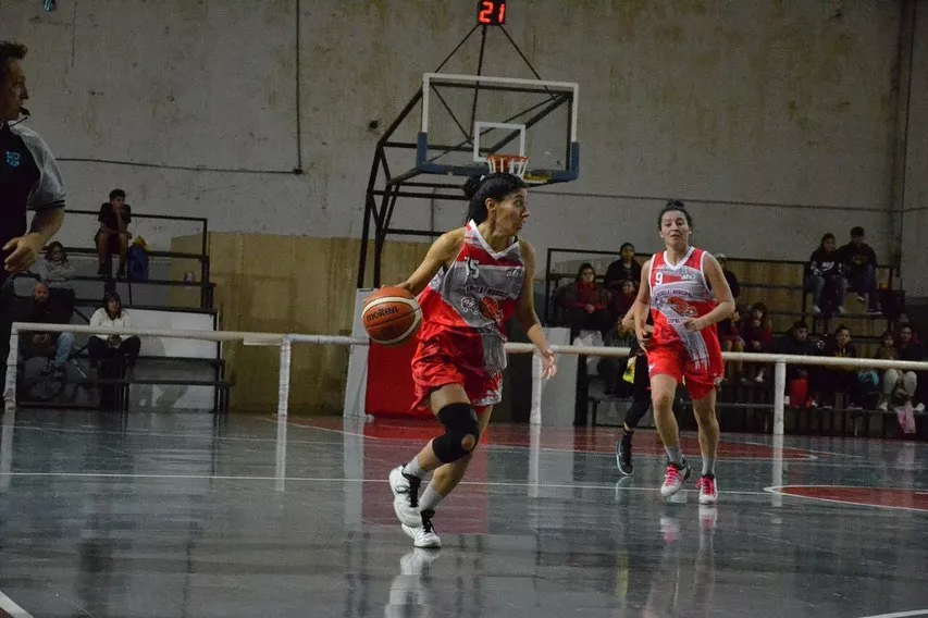 La Escuela Municipal de Básquet de Cipolletti debuta en la Liga Federal  Femenina